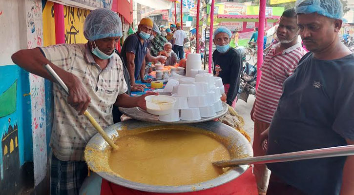 খুলনায় ইফতারে নানা হালিমের কদর শীর্ষে